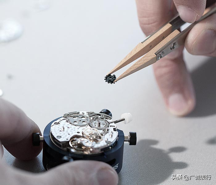 机械手表越走越快怎么解决,手表越走越快是假的吗