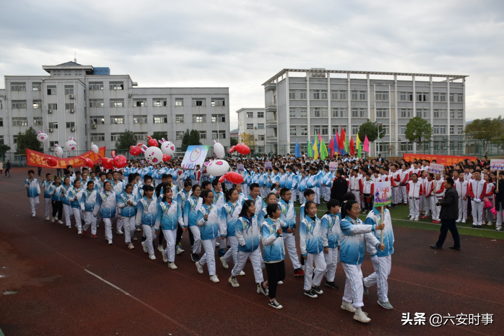 天峰中学运动会,2019年新一中田径运动会开幕式