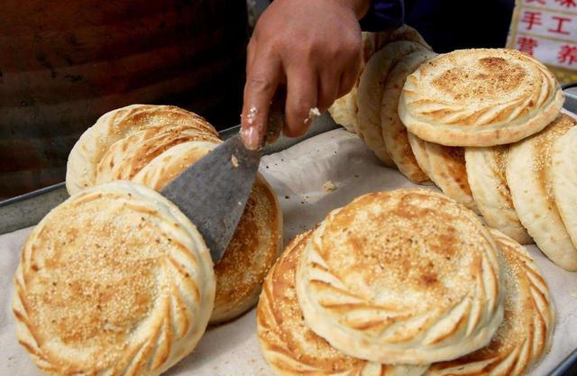 卖普通的烧饼一年能赚多少钱,乡下街边卖烧饼利润