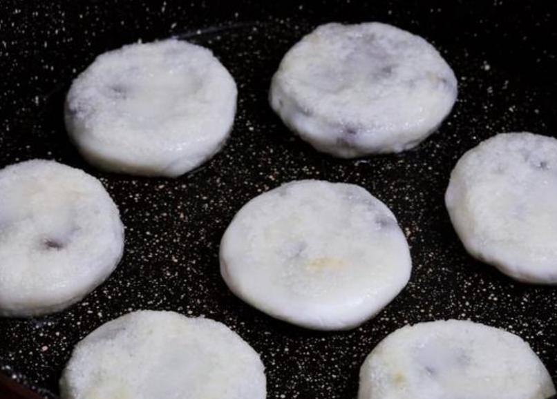 糯米粉红豆饼最简单的做法窍门,糯米粉怎么做成红豆软糯的饼