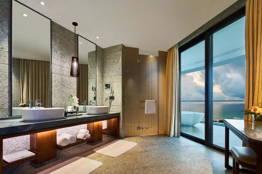 这才是真正意义上的豪华邮轮,号称全球顶级豪华邮轮