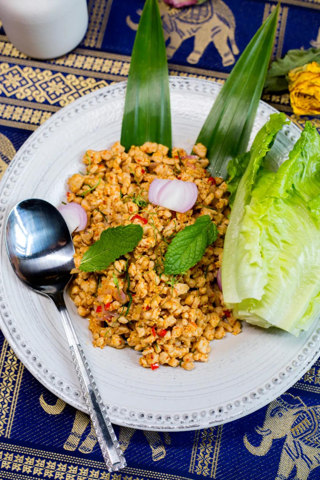 一桌只接待4人的餐厅,每天只接待三桌的火锅