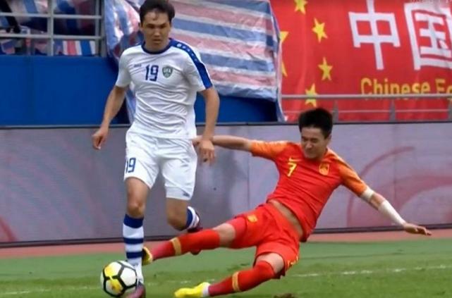 韦世豪铲人犯规后续!董路:国家队第一反应负分,危机公关记大过