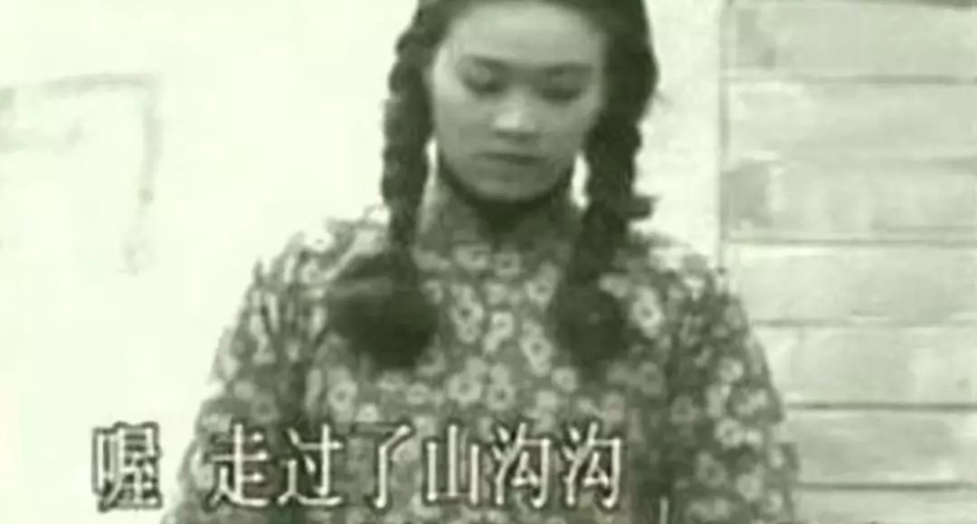 屹立三十年不倒的那英就是一东北大妞哪来的什么舞台风格