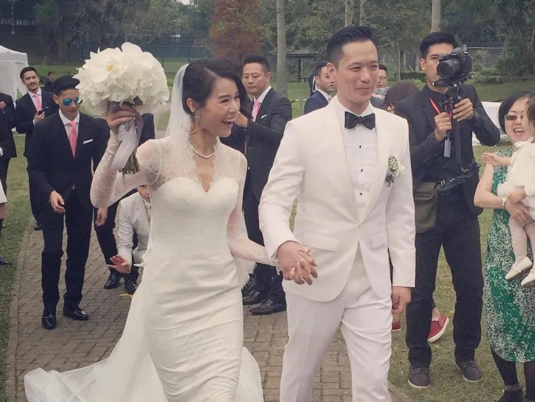 胡杏儿：秘恋黄宗泽奈何情深缘浅，嫁给夜店老板5年3胎太拼命