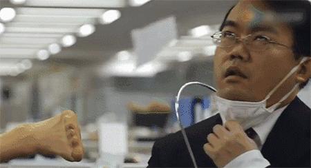 鞋子臭但又不想洗应该怎么做,鞋子臭了但不想洗还要穿怎么办