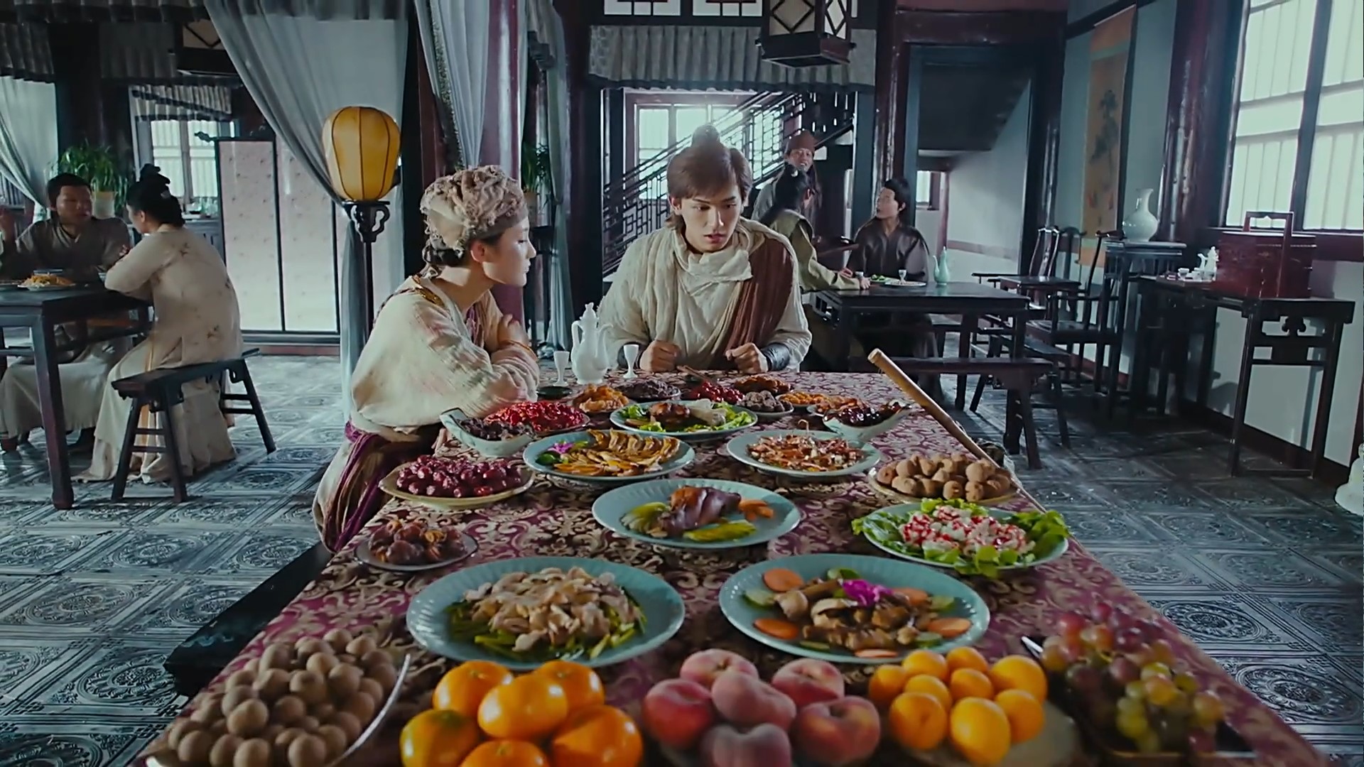 扒一扒金庸小说里的物价水平，郭靖黄蓉第一次见面花了多少钱？