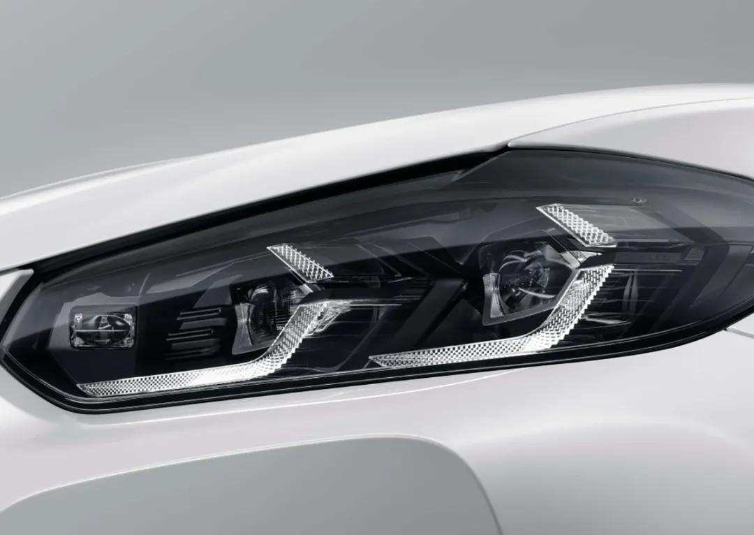 宝马x32021款xdrive28im运动套装30.88,宝马x3买现款还是等2024新款