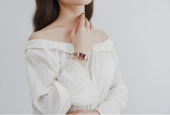 聚利时轻奢小众手表,聚利时网红手表女士2022新款