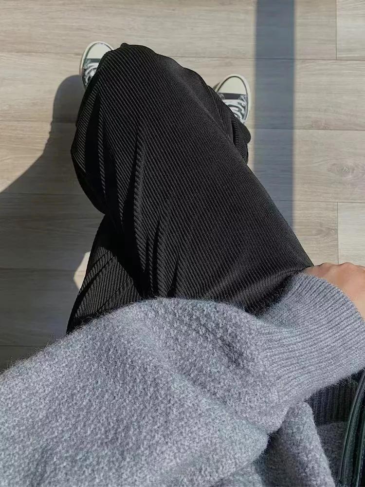 烂大街的阔腿裤也穿出高级感,阔腿裤就要选择保暖又显瘦的