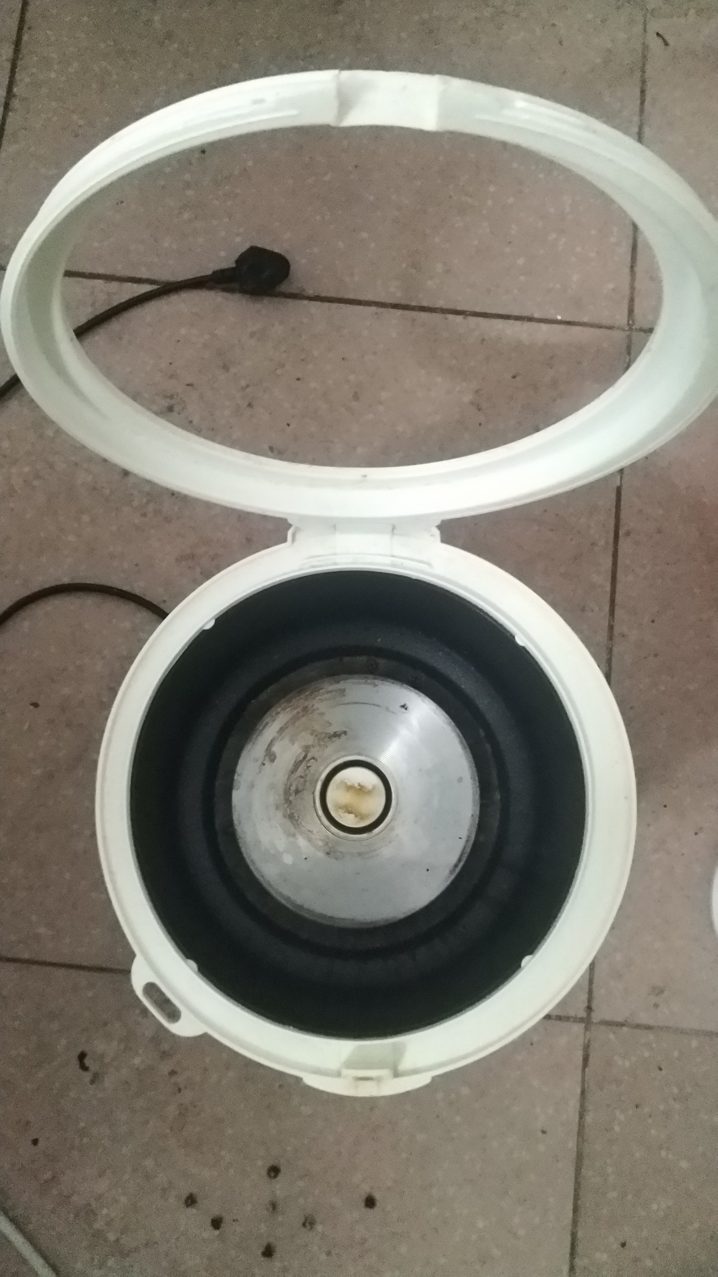 老式苏泊尔电饭锅怎么换胶圈,电饭锅怎么换胶圈