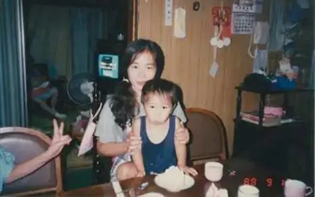 单亲妈妈踢球,单亲妈妈借200万