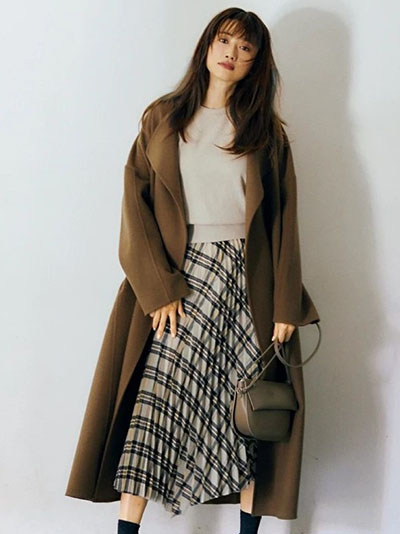高领毛衣裙穿搭中长款,褶皱裙羽绒服穿搭