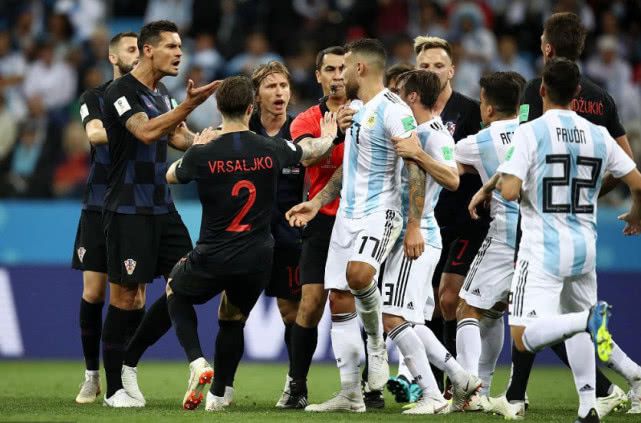 人才凋零！阿根廷阵容远逊巴西除了梅西他们一无是处