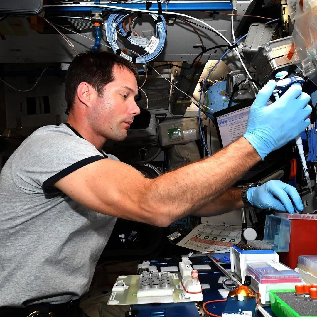 他的八分钟惊艳了我，法国第十个登上宇宙空间站的男人