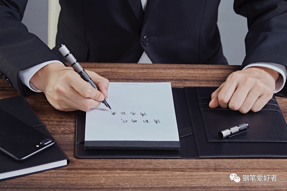 浜笢hugoboss,浜笢涔癶ugoboss