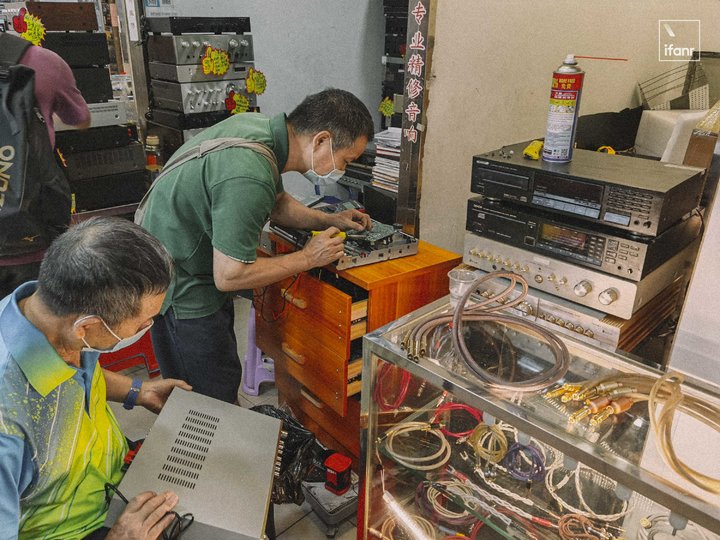 我在旧货市场淘了一天「电子垃圾」，这里是熟男的精神博物馆