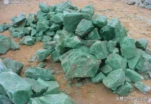 张冠李戴否认了事物的特殊性,张冠李戴与偷换概念的区别