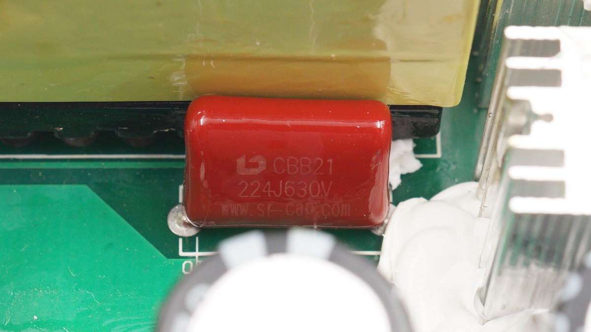 公牛便携式电源拆解,公牛1800w户外电源拆解