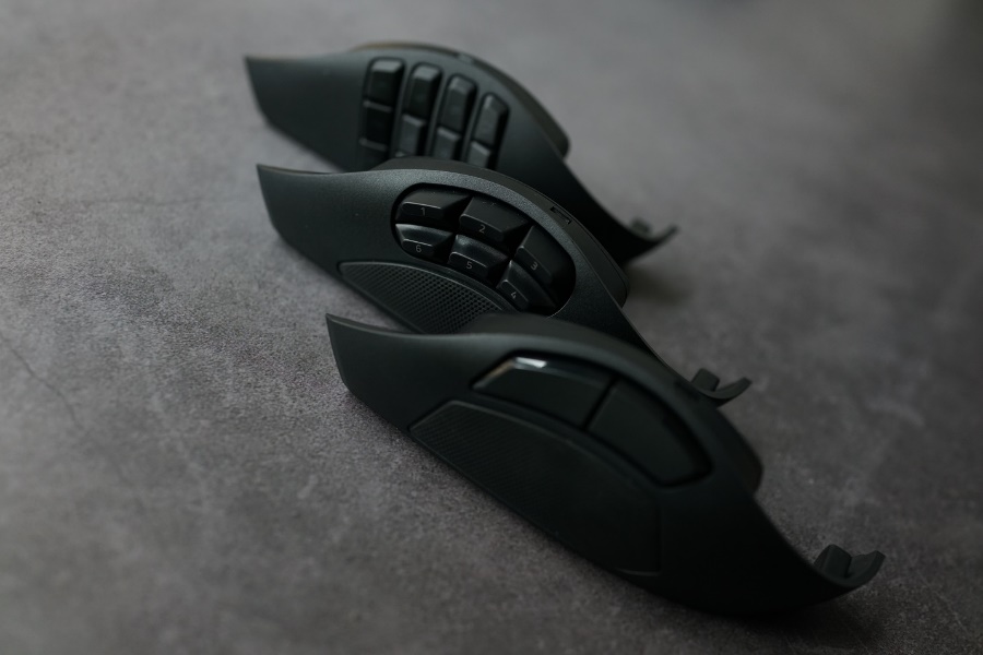 雷蛇那伽梵蛇专业版鼠标测评,雷蛇那伽梵蛇专业版和v2的区别