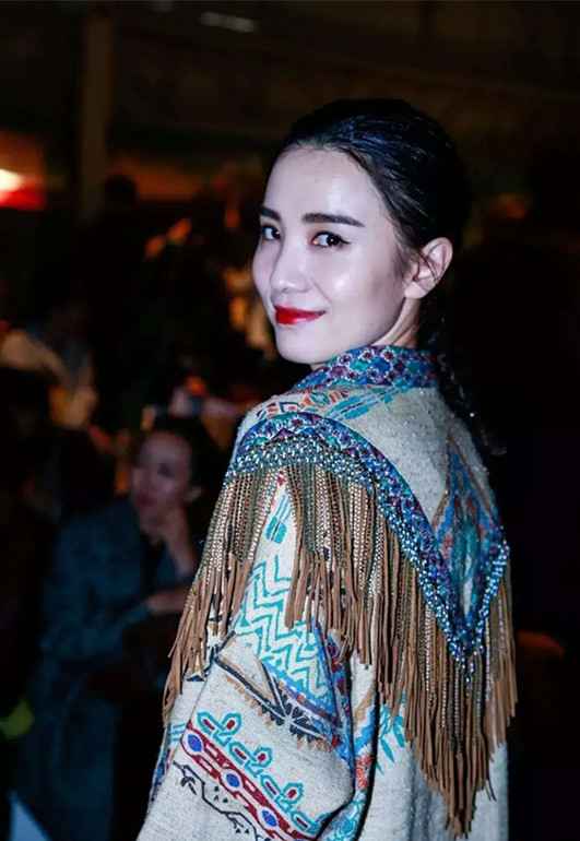 王丽坤宋佳图片,宋佳王丽坤亮相米兰时装周