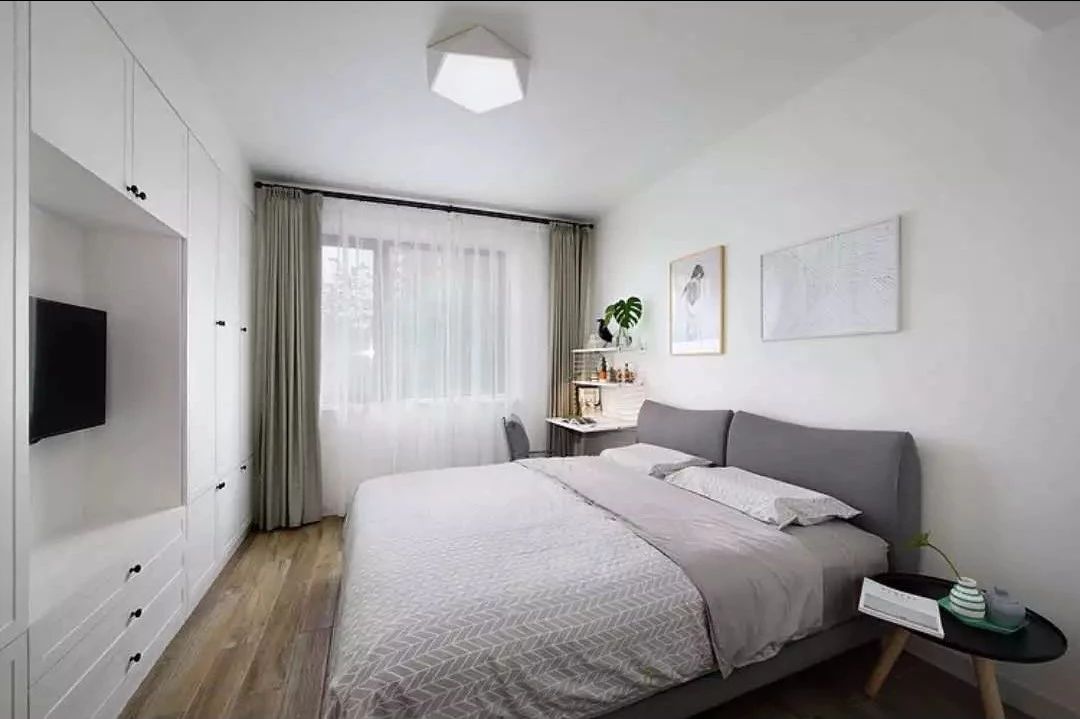 北欧简约风主卧婚房,小户型北欧风格婚房装修