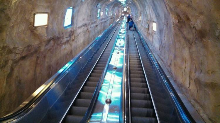 湖南张家界天门山旅游景区导游词,小学生张家界天门山导游词