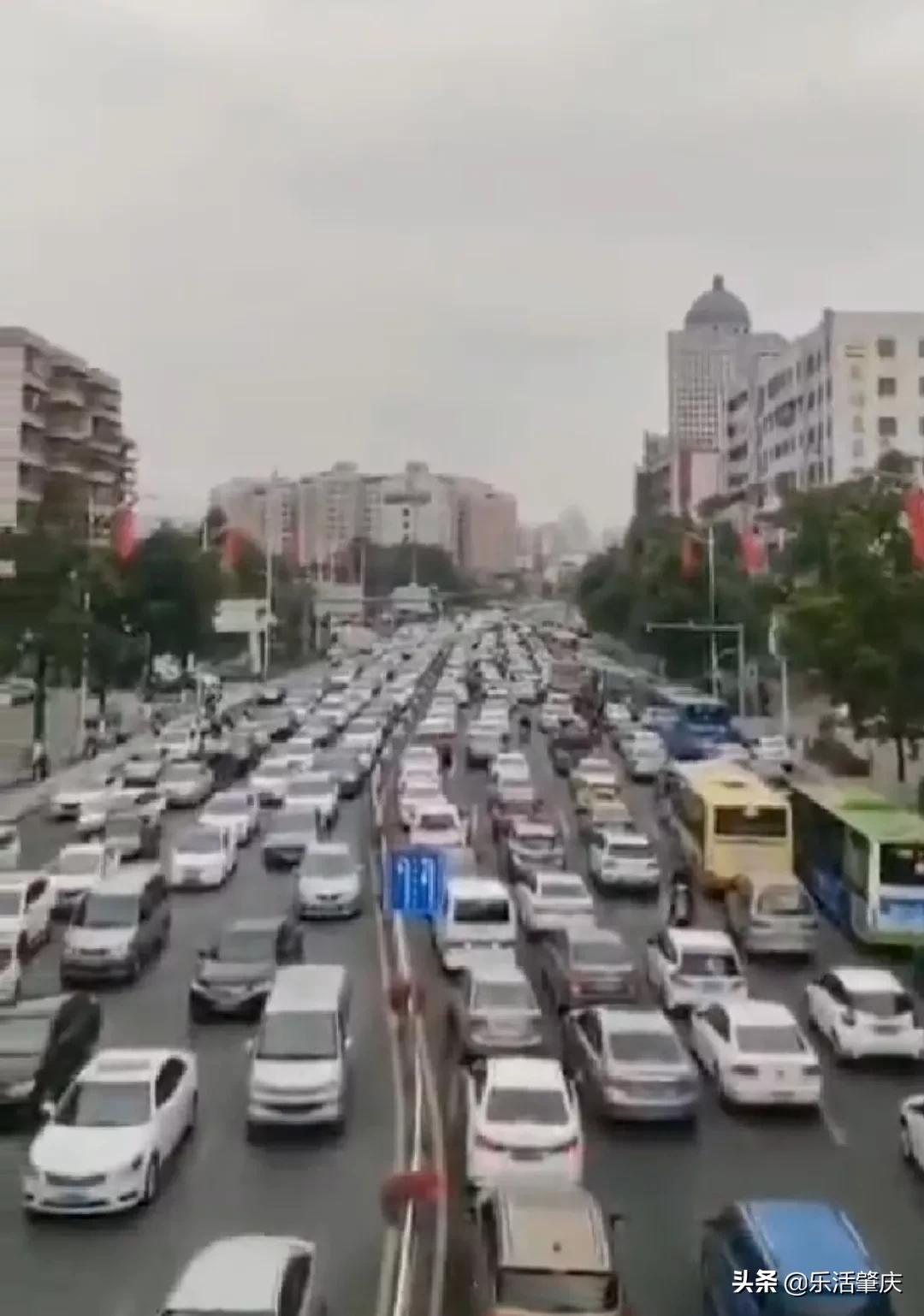 按重启开关才能正常启动,按重启键怎么启动