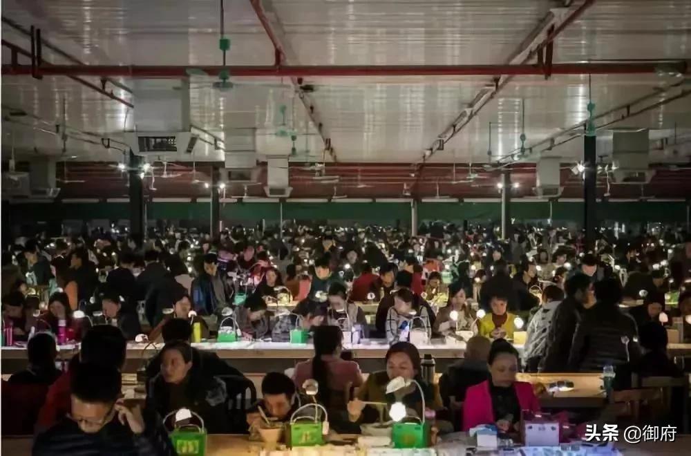 直播行业惹众怒？7000名玉商联名上书抗议，玉石直播要歇菜了？