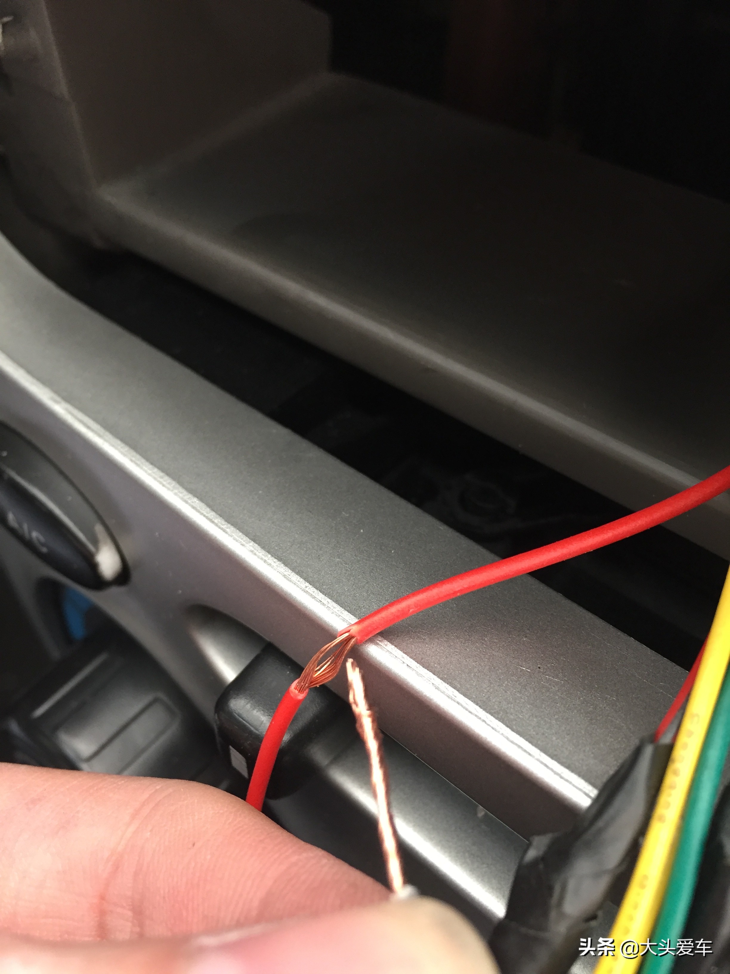 12年奔奔mini换收音机,12年二手奔奔mini