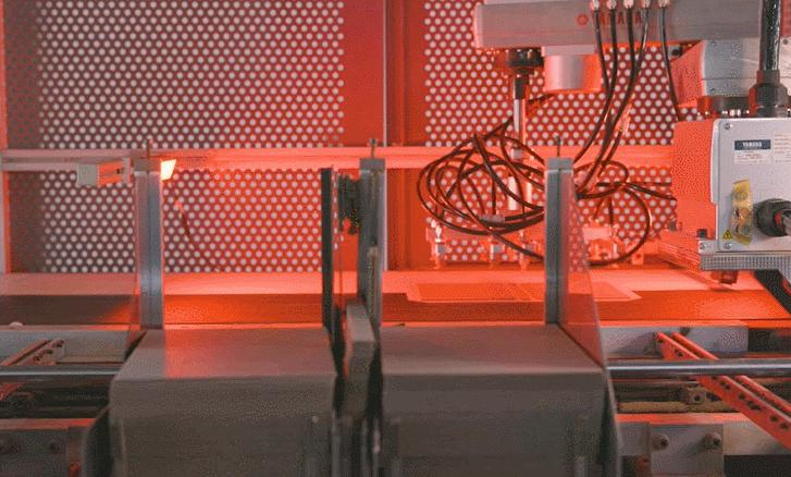 2021高校录取通知书设计！黑科技芯片、酸性镭射、星空灯…