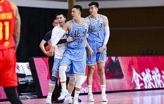 不是北京怎么了，而是首钢怎么了？无视裁判，姚明应重拳根治了