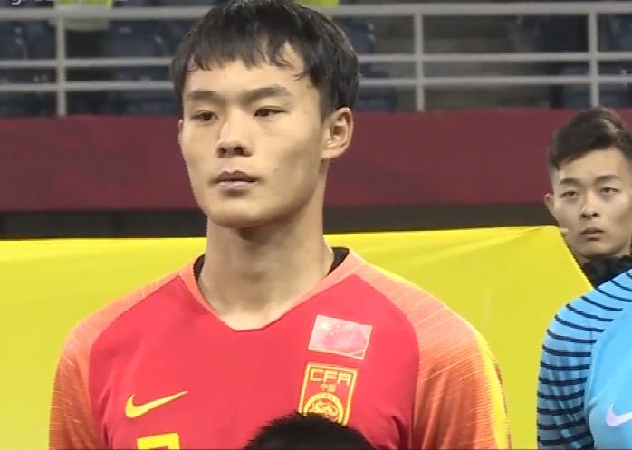中国足球新星一场出现三次失误,中国足球史上最令人惋惜的球员