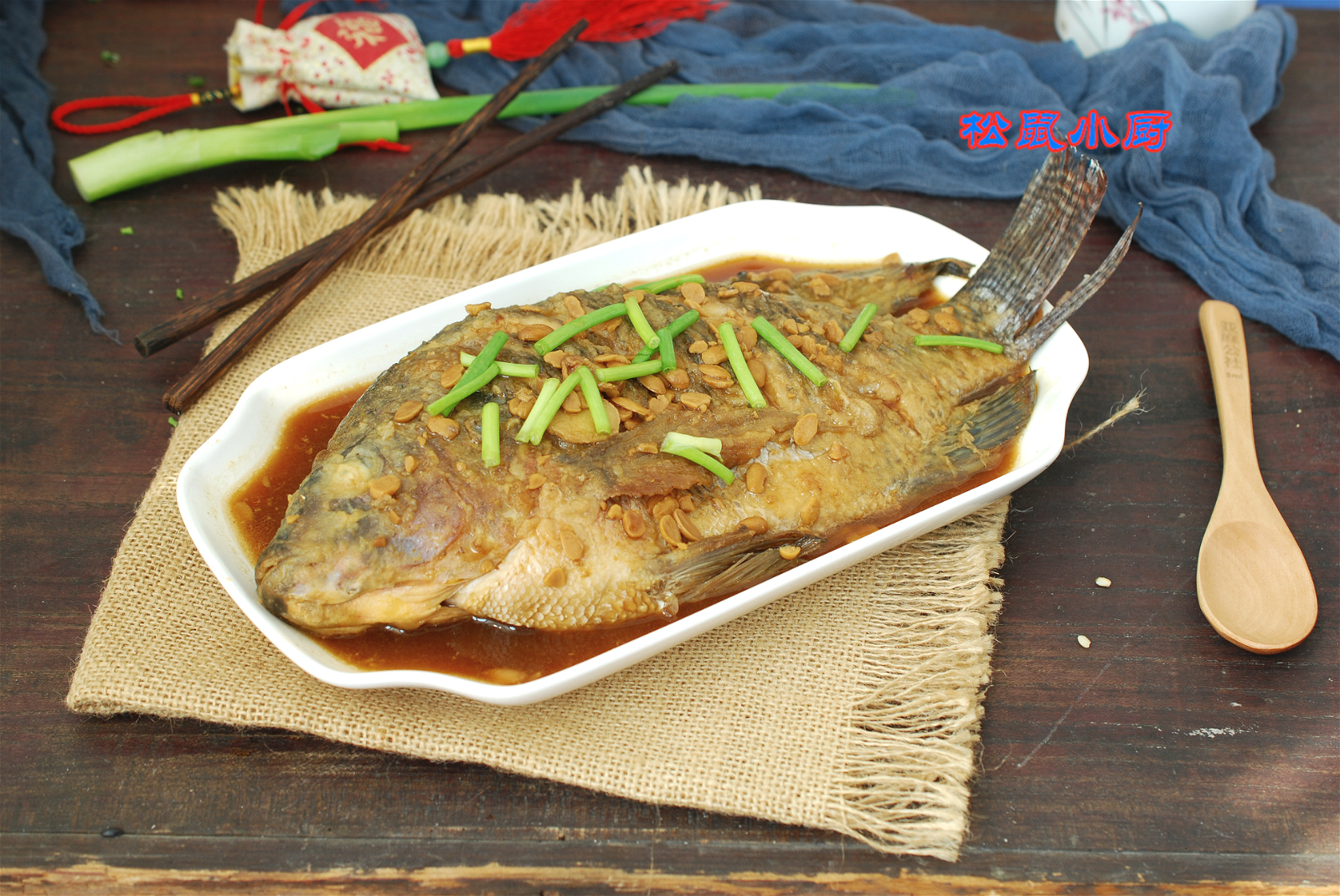 煎鱼家常做法是用面还是淀粉,煎鱼裹生粉的正确方法