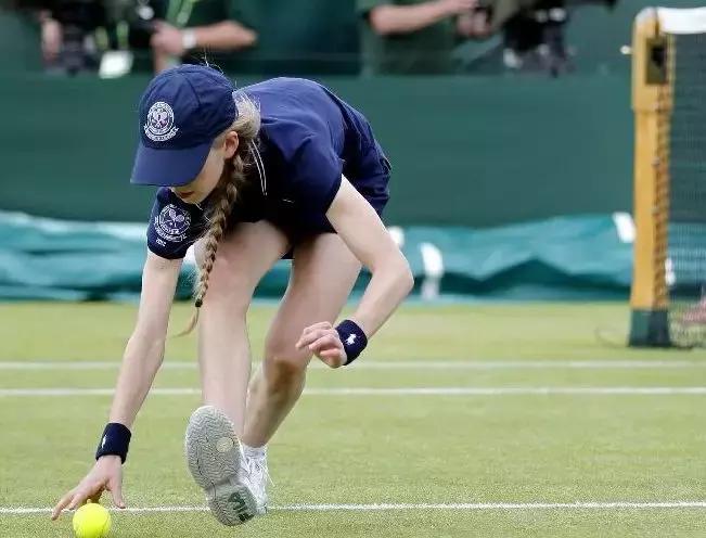 乒乓球出场为什么带球童,乒乓球羽毛球适合孩子几岁学