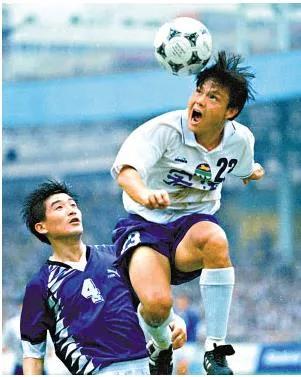 中国足球球员留洋一览表,提到中国足球