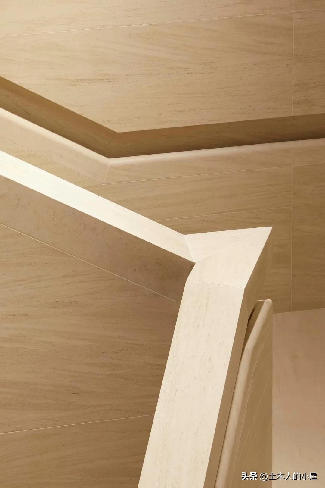 摩天办公大楼内部,190米大厦