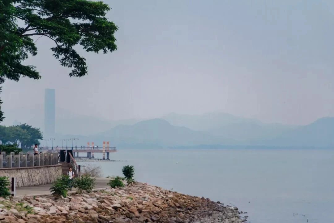 深圳看海去哪里比较好,深圳出地铁就看海的地方是哪里