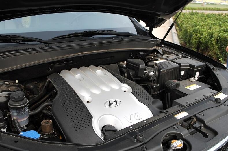 定位和汉兰达相同的进口中型SUV07款9万公里现代胜达6万值吗