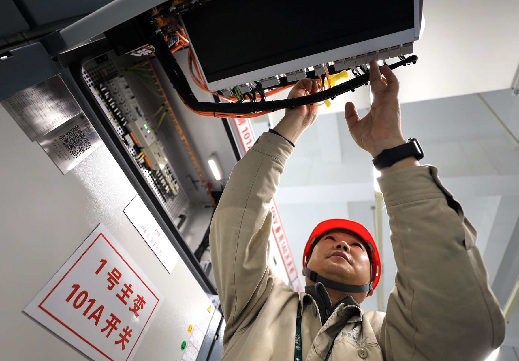 江苏沭阳：变电检修的创新能手汤承林