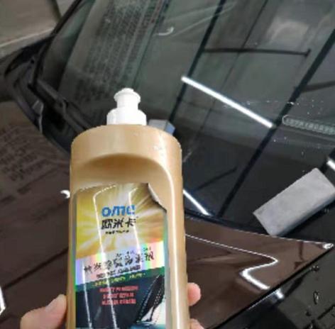 汽车玻璃很模糊怎么去除,汽车玻璃干净却还是模糊