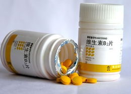 皮肤干燥头皮屑多吃什么维生素,头皮屑多嘴唇发干怎么回事