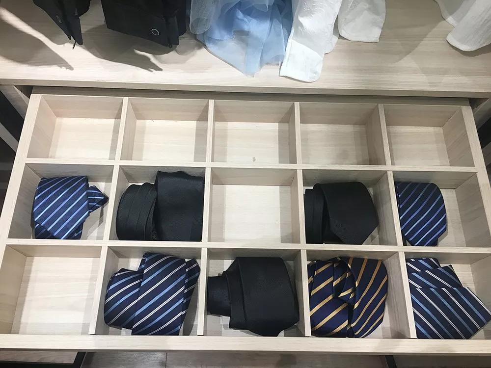 2.4米推拉门衣柜布局设计,两扇门衣柜布局设计