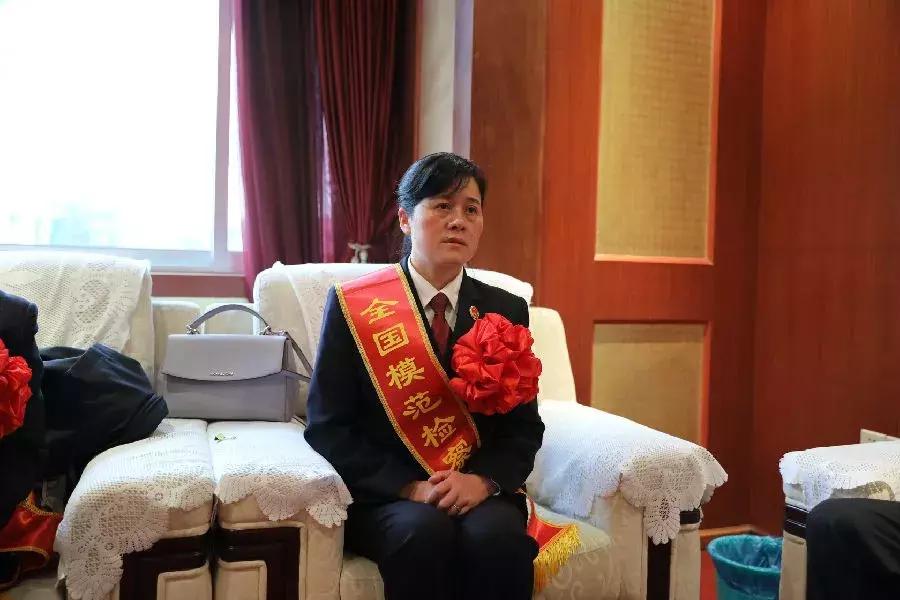 她是藏区群众心中的“亲闺女”、聋哑女孩的“鲜妈妈”