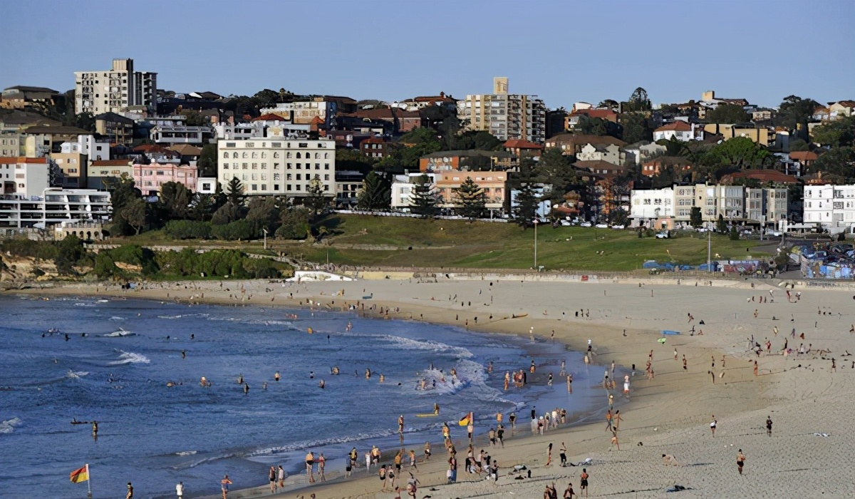 王一博代言和平精英广告,王一博代言英语广告