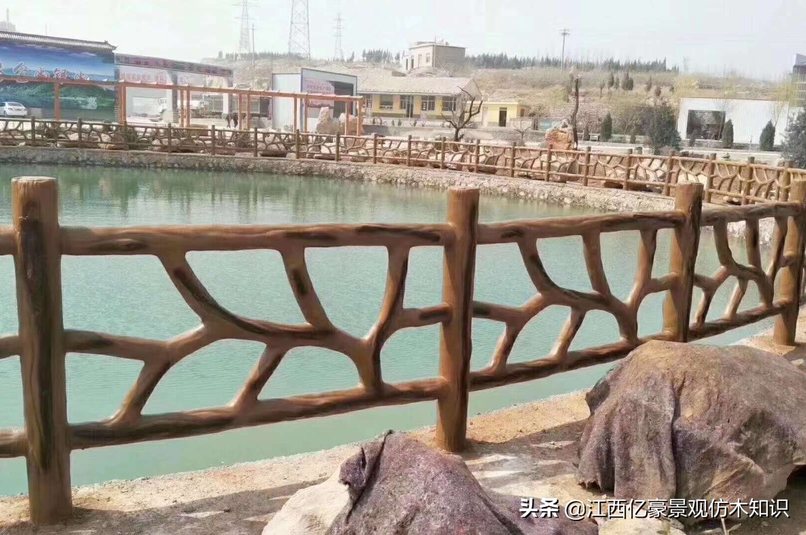 水泥仿木栏杆价格多少钱一米,景观水泥仿木护栏定制一米多少钱