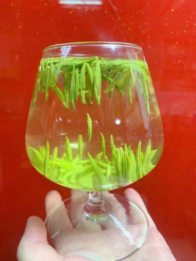 冲泡绿茶最好用玻璃杯冲泡吗,绿茶冲泡技巧步骤