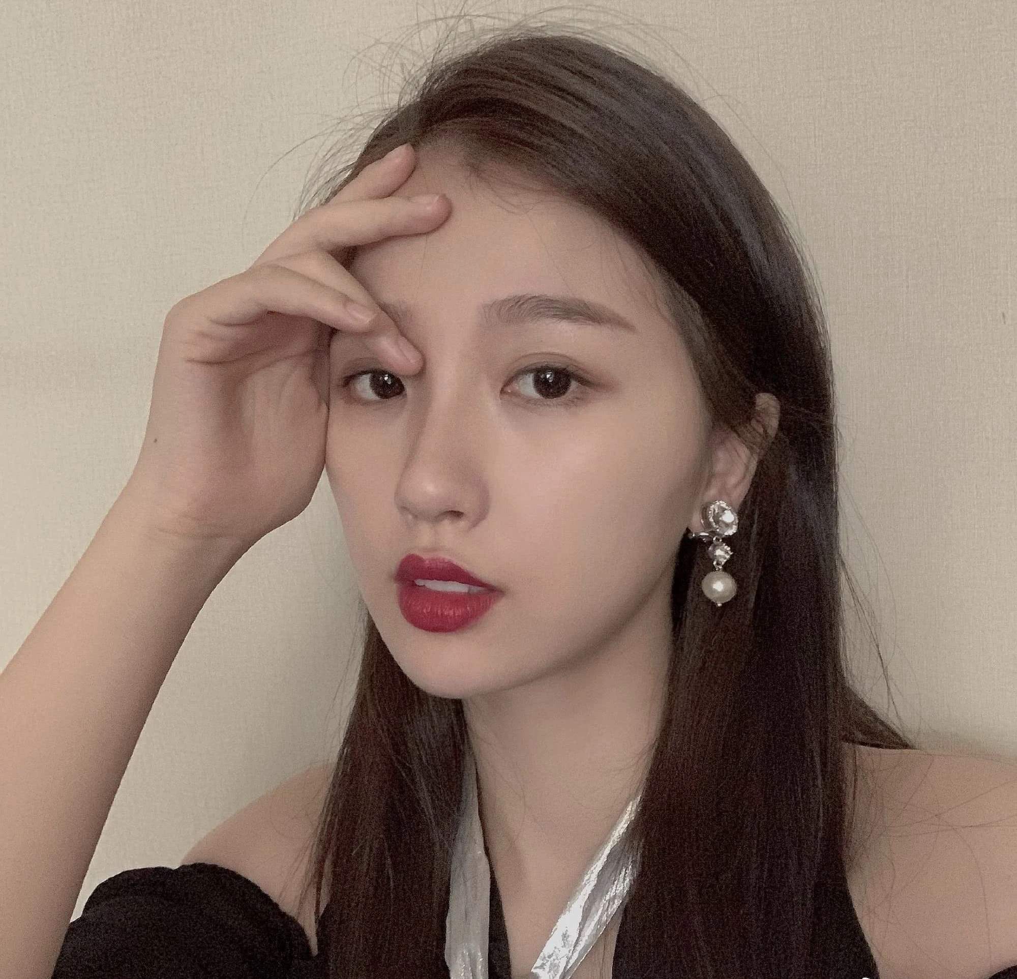 纯奶风化妆教程,如何get虞书欣同款妆容