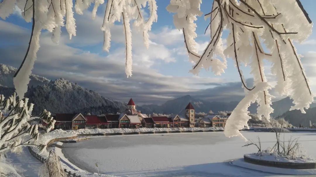 川西泡温泉看雪景,川西12月份最佳雪景泡温泉的地方