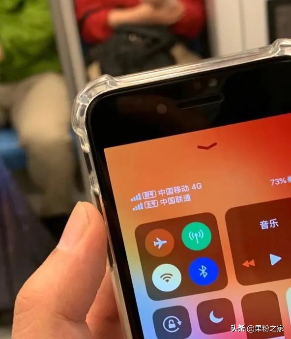 iphonese2支持无限充吗,iphonese2有双卡双待么